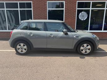 MINI HATCH 1.5 Cooper Classic Auto 5dr