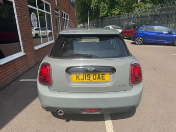 MINI HATCH 1.5 Cooper Classic Auto 5dr