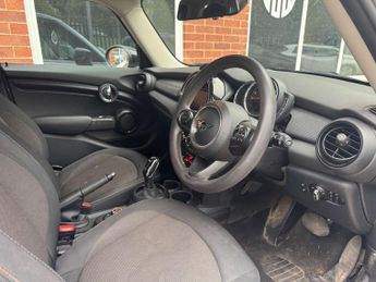 MINI HATCH 1.5 Cooper Classic Auto 5dr