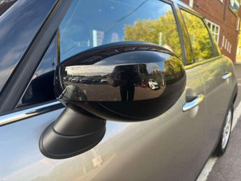 MINI HATCH 1.5 Cooper Classic Auto 5dr