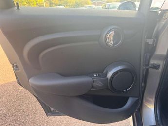 MINI HATCH 1.5 Cooper Classic Auto 5dr