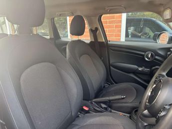 MINI HATCH 1.5 Cooper Classic Auto 5dr