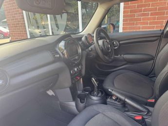 MINI HATCH 1.5 Cooper Classic Auto 5dr