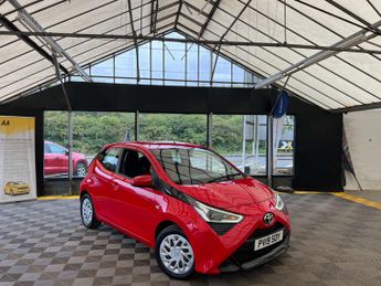 TOYOTA AYGO 1.0 Aygo X-Play VVT-i CVT 5dr