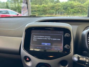 TOYOTA AYGO 1.0 Aygo X-Play VVT-i CVT 5dr
