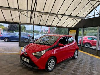 TOYOTA AYGO 1.0 Aygo X-Play VVT-i CVT 5dr