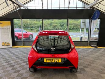 TOYOTA AYGO 1.0 Aygo X-Play VVT-i CVT 5dr