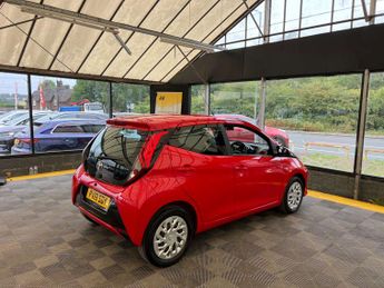 TOYOTA AYGO 1.0 Aygo X-Play VVT-i CVT 5dr