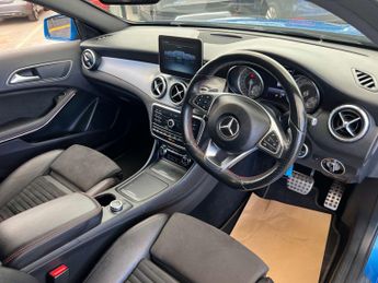 MERCEDES-BENZ GLA 2.0 GLA 250 4Matic AMG Line Premium Auto 4WD 5dr
