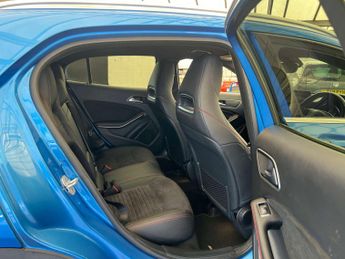 MERCEDES-BENZ GLA 2.0 GLA 250 4Matic AMG Line Premium Auto 4WD 5dr