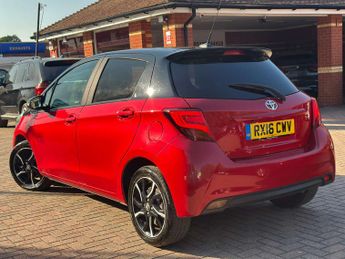 TOYOTA YARIS 1.3 Yaris Design VVT-i CVT 5dr