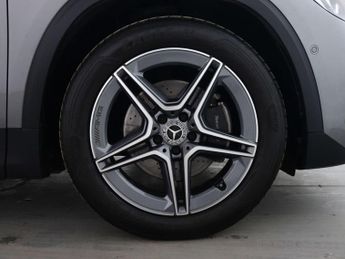 MERCEDES-BENZ GLA 1.3 GLA 180 AMG Line Premium Auto 5dr