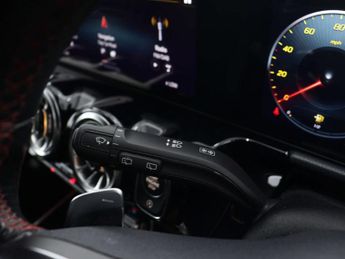 MERCEDES-BENZ GLA 1.3 GLA 180 AMG Line Premium Auto 5dr