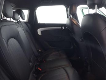 MINI COUNTRYMAN 1.5 Countryman Cooper Exclusive Auto 5dr