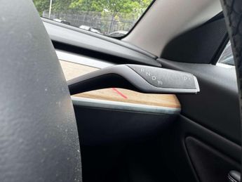 TESLA MODEL 3 Model 3 Long Range AWD 4WD 4dr