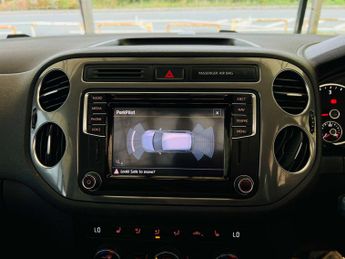 VOLKSWAGEN TIGUAN 2.0 Tiguan R-Line Edition TDI BlueMotion Technology 4Motion Semi