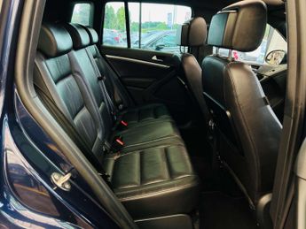 VOLKSWAGEN TIGUAN 2.0 Tiguan R-Line Edition TDI BlueMotion Technology 4Motion Semi