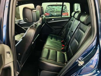 VOLKSWAGEN TIGUAN 2.0 Tiguan R-Line Edition TDI BlueMotion Technology 4Motion Semi