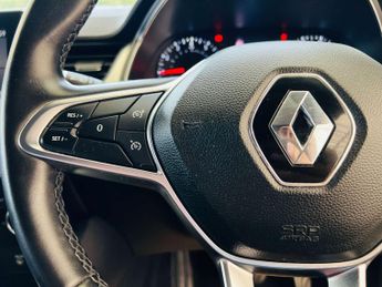 RENAULT CAPTUR 1.3 Captur Iconic TCe Auto 5dr