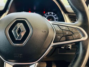 RENAULT CAPTUR 1.3 Captur Iconic TCe Auto 5dr