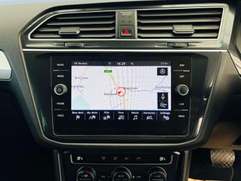 VOLKSWAGEN TIGUAN 2.0 Tiguan SE Nav TDI 4Motion Semi-Auto 4WD 5dr