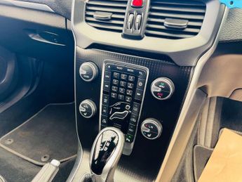VOLVO V40 1.5 V40 R-Design Nav+ T2 Auto 5dr