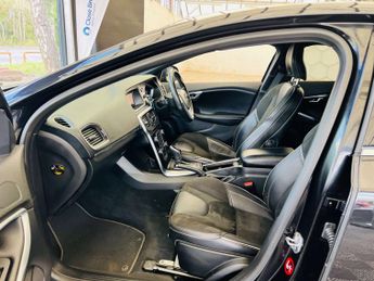 VOLVO V40 1.5 V40 R-Design Nav+ T2 Auto 5dr