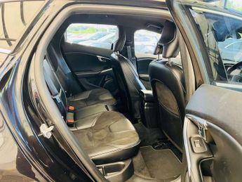 VOLVO V40 1.5 V40 R-Design Nav+ T2 Auto 5dr
