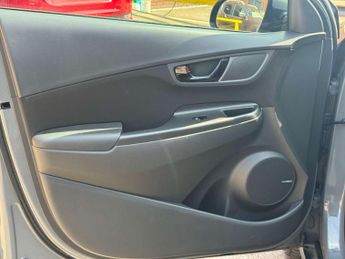 HYUNDAI KONA 1.6 Kona Premium GDi HEV Semi-Automatic 5dr - NATIONAL DELIVERY*