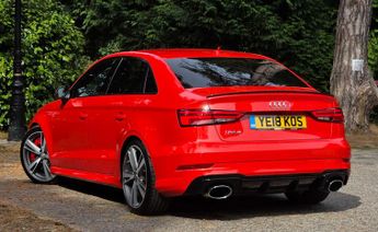 AUDI RS3 2.5 TFSI Saloon 4dr Petrol S Tronic quattro Euro 6 (s/s) (400 ps