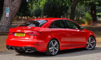 AUDI RS3 2.5 TFSI Saloon 4dr Petrol S Tronic quattro Euro 6 (s/s) (400 ps