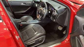 MERCEDES-BENZ A-CLASS 2.1 A220 BlueEfficiency AMG Sport CDi Auto 5dr