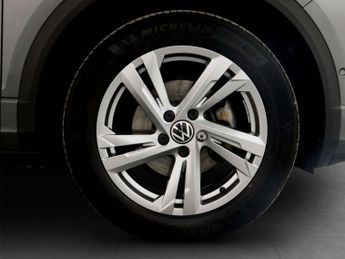 VOLKSWAGEN T-ROC 1.5 T-Roc R-Line TSI Semi-Auto 5dr