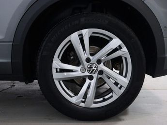 VOLKSWAGEN T-ROC 1.5 T-Roc R-Line TSI Semi-Auto 5dr