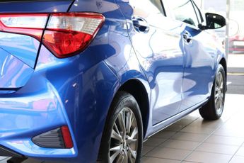 TOYOTA YARIS 1.5 Yaris Icon Tech VVT-i CVT 5dr