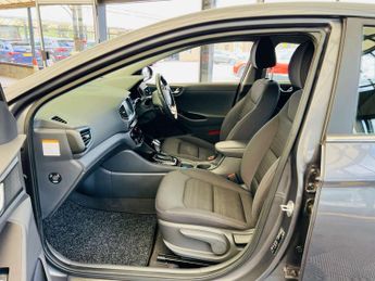 HYUNDAI IONIQ 1.6 IONIQ Premium FHEV Semi-Auto 5dr