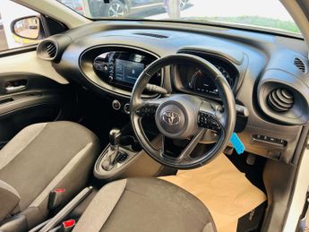 TOYOTA AYGO X 1.0 Aygo X Pure VVT-I Auto 5dr