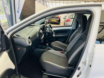 TOYOTA AYGO X 1.0 Aygo X Pure VVT-I Auto 5dr