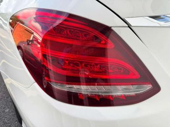 Mercedes-Benz C-CLASS 2.1 C220 AMG Line Bluetec Auto 4dr