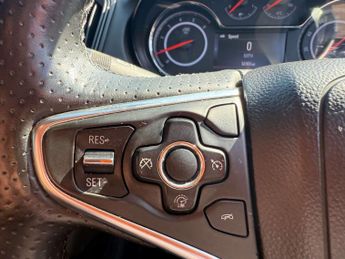 Vauxhall INSIGNIA 2.0 Insignia SRI Nav CDTI Auto 5dr