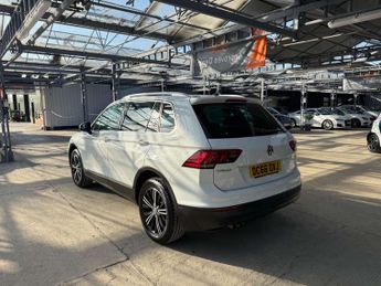 VOLKSWAGEN TIGUAN 2.0 Tiguan SE Nav TDI BlueMotion Technology Semi-Auto 5dr
