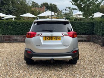 TOYOTA RAV4 2.2 RAV4 Invincible D-4D Auto 4WD 5dr