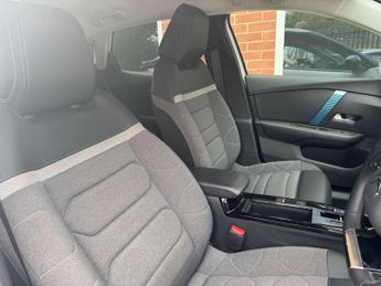CITROEN C4 e-C4 Shine 5dr