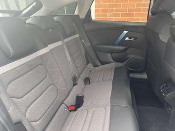 CITROEN C4 e-C4 Shine 5dr