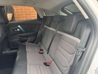 CITROEN C4 e-C4 Shine 5dr