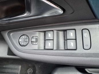 CITROEN C4 e-C4 Shine 5dr