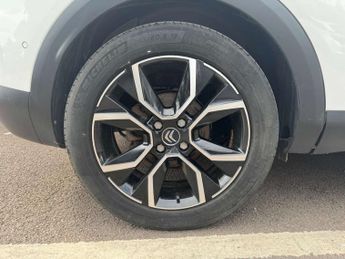 CITROEN C4 e-C4 Shine 5dr