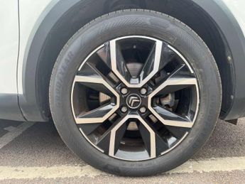 CITROEN C4 e-C4 Shine 5dr
