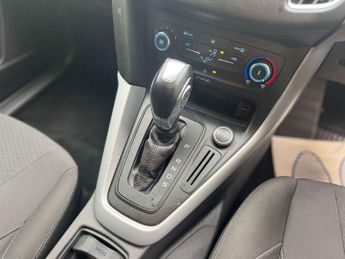 FORD FOCUS 1.6 Focus Zetec Auto 5dr