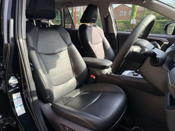 TOYOTA RAV4 2.5 RAV4 Excel HEV CVT 4WD 5dr